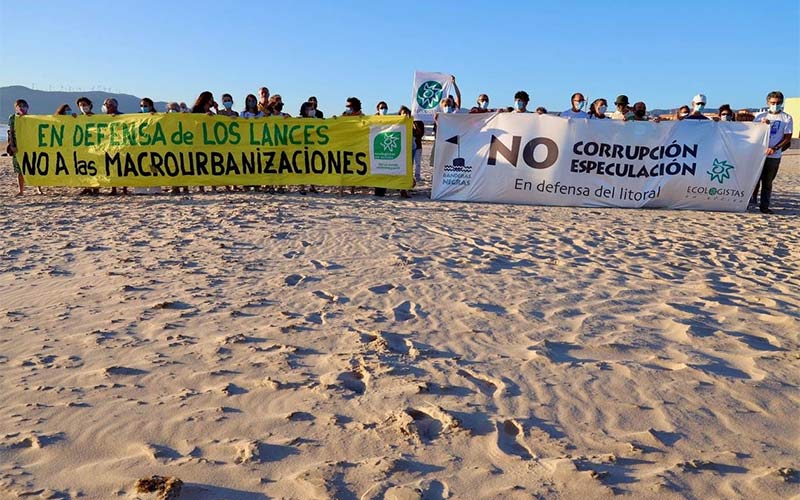 Ecologistas, que insiste en alertar de la emergencia climática, seguirá luchando por “paralizar el tsunami de ladrillo” en el litoral gaditano