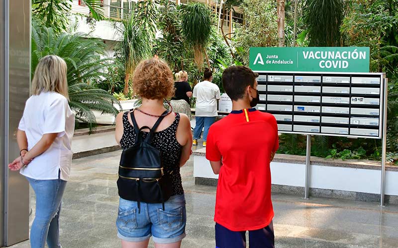 Los distritos de la Bahía y Jerez han pinchado ya 1,2 millones de dosis frente al Covid-19; comienzan a cerrar puntos externos de vacunación