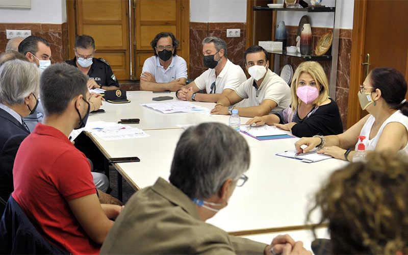 El Gobierno jerezano comparte con colectivos y entidades su plan transversal para “reimpulsar” el carismático barrio de Santiago