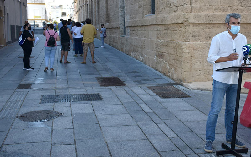 Denuncian que la Oficina de Atención al Ciudadano del Ayuntamiento de San Fernando está “desbordada” y “ya está dando citas para 2022”