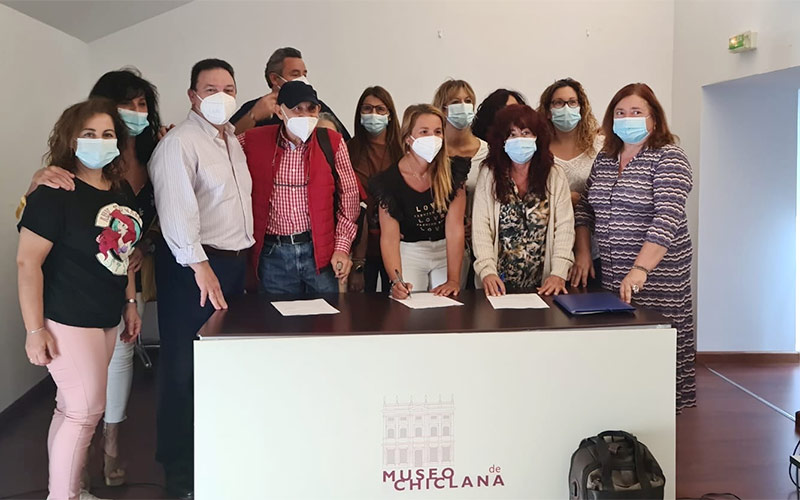 Acuerdo “histórico” en el servicio de ayuda a domicilio en Chiclana entre comité y Emsisa; se implantará la jornada laboral de 35 horas