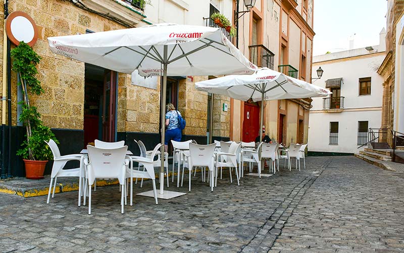 La triste historia de cada año, termina el verano y aumenta el paro en Cádiz; 6.160 desempleados más y unos 12.400 cotizantes menos
