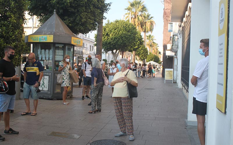 No se sabe nada de la segunda oficina de Correos de San Fernando mientras “las colas siguen creciendo” en la única existente en Real