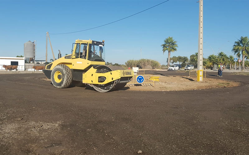 Rotonda provisional y “reciclada” para dar salida y conexión al tramo final de la avenida Alcalde Antonio Pacheco