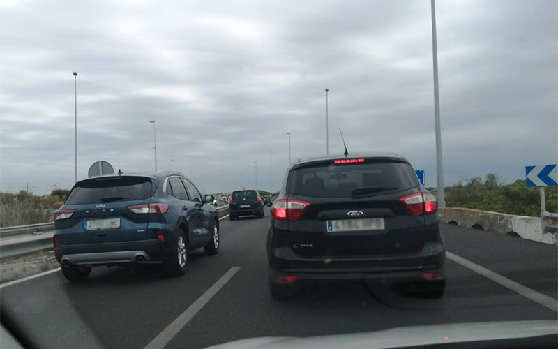 Vuelven las obras, y las retenciones, a la CA-33 entre Cádiz y La Isla