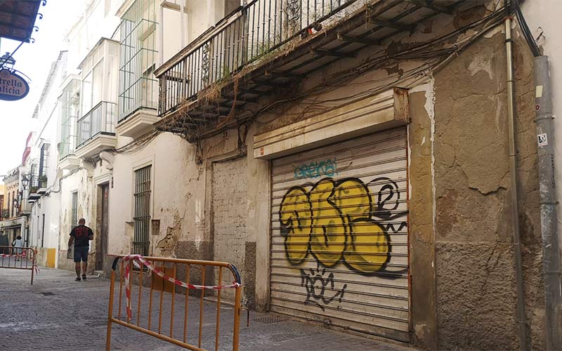 En marcha la expropiación forzosa de otro edificio abandonado en pleno centro de Jerez, una finca del siglo XVIII en la calle Francos