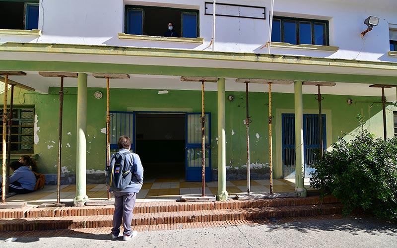 El Ayuntamiento acusa a Educación de mantener “casi en el abandono” el Carmen Jiménez, y exige obras antes de que le devuelva el colegio