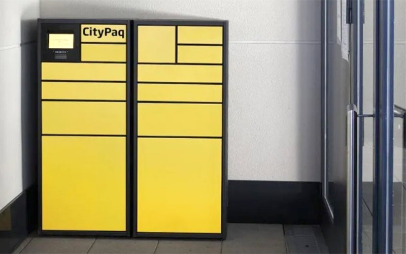 Correos prevé instalar en La Isla buzones automáticos para la entrega y recogida de paquetes mientras sigue ‘buscando’ su segunda oficina