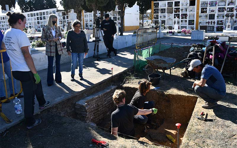 Nuevos sondeos en el cementerio de El Puerto en busca de fosas con “víctimas del terror caliente” a raíz del golpe de Estado militar del 36