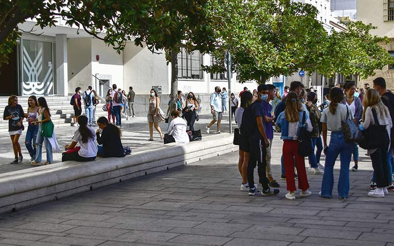 Una App anima a estudiantes y trabajadores de la UCA a compartir coche en sus trayectos diarios para ahorrar “155.000 euros anuales”