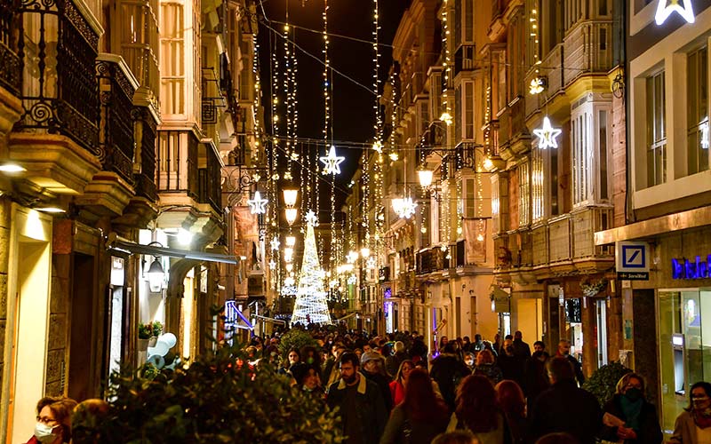 La Bahía de Cádiz va ‘encendiendo’ sus fiestas navideñas