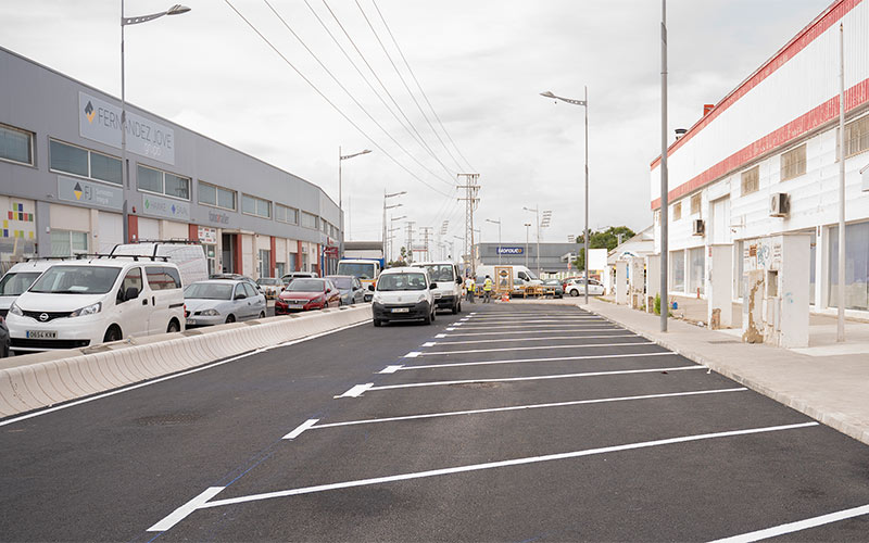 Proyectada una segunda fase para completar la reurbanización de la calle Ferrocarril en Fadricas, hasta enlazar con el acceso a Bahía Sur