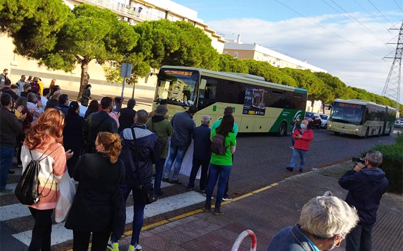 Cádiz y Puerto Real ‘presionan’ al Consorcio de Transportes para que se comprometa a estudiar otra línea de bus entre el Río y la capital