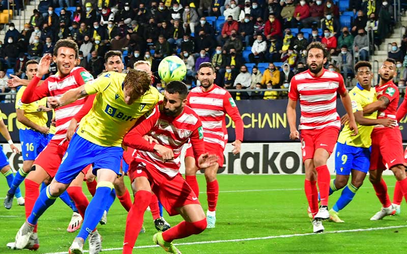 La primera victoria en el Nuevo Mirandilla se trunca en el 88