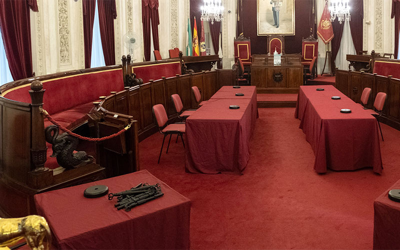 El positivo por Covid de Ortiz (PP) obliga a aplazar el último pleno del año del Ayuntamiento de Cádiz: “el virus sigue estando muy presente”