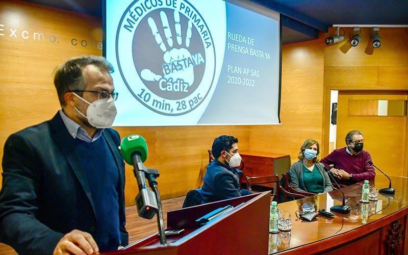 El 77% de los médicos de primaria en Andalucía dispone de menos de 10 minutos para cada paciente presencial, y la mitad si es por teléfono