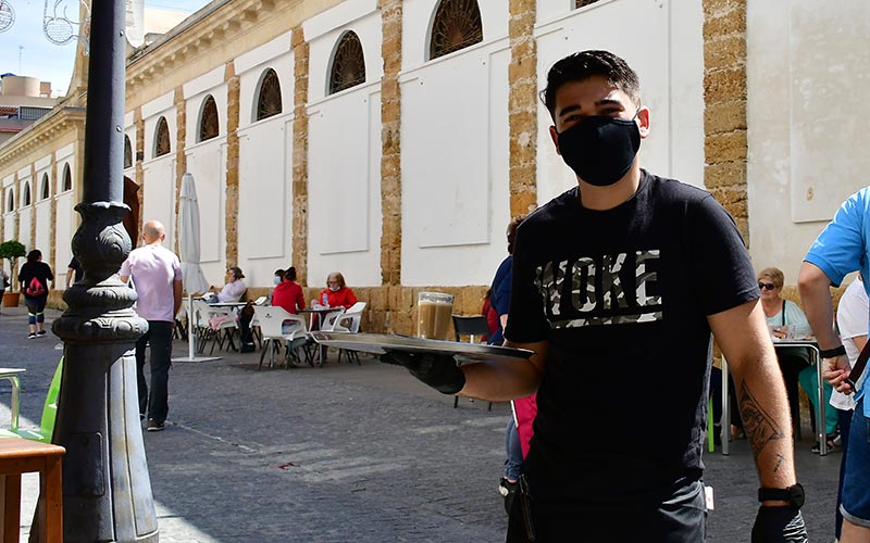 El PSOE defiende la reforma laboral que no deroga la de Rajoy, como prometió, y espera que en Cádiz baje la temporalidad y la precariedad