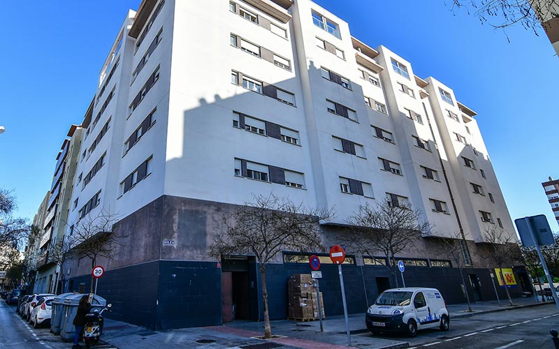 La promotora se compromete a bajar el precio de las viviendas a los inquilinos de VPO de Bodegas Abarzuza que opten por la compra