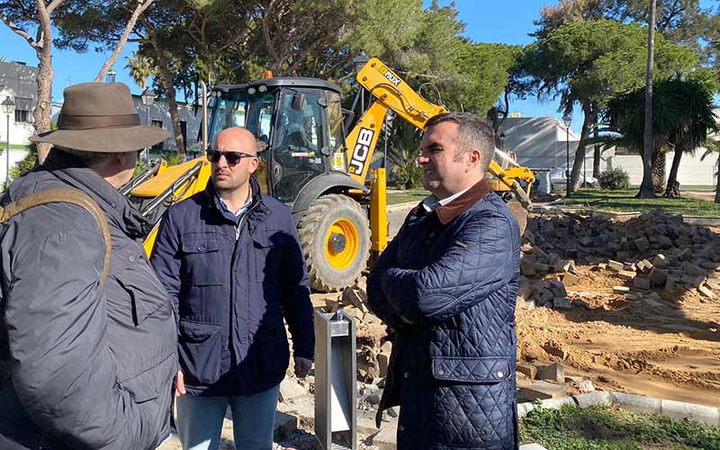 Casi 135.000 euros para “recuperar” la plaza de la Barriada de la Playa