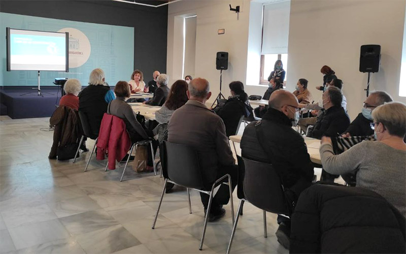 Avanza la elaboración de una guía de Procasa para la “buena convivencia vecinal” en Cádiz, con aportaciones de sus inquilinos