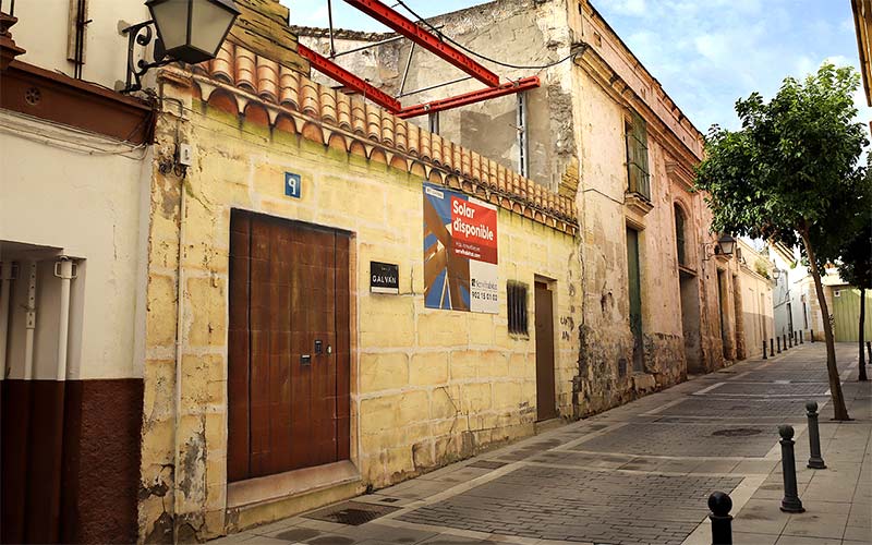 A por otra venta forzosa en el centro jerezano, en la calle Galván