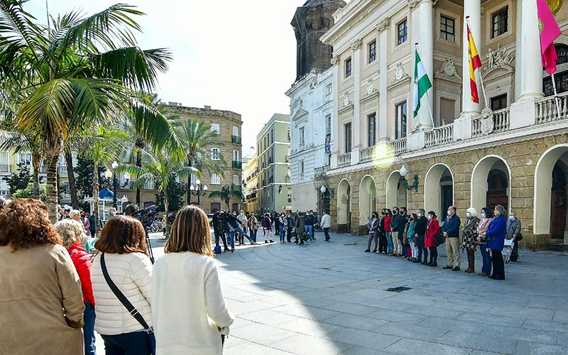 Cinco minutos de silencio en toda la Bahía en solidaridad con Ucrania