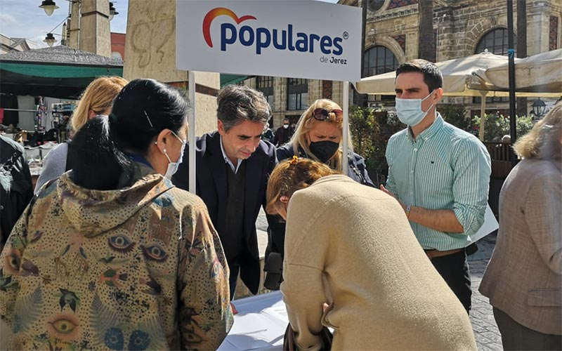 El Ayuntamiento de Jerez acata el auto del juez y abona 10.000 euros a Saldaña como portavoz del PP, aunque parte ya lo ingresó otro edil
