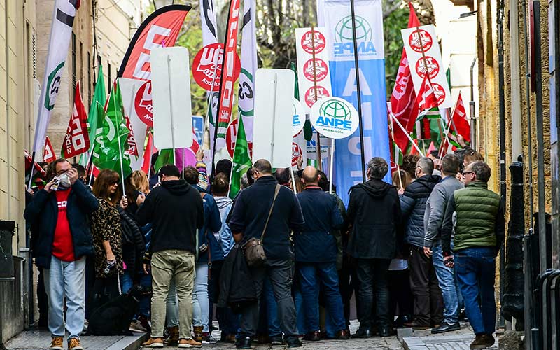 Educación replica que “faltan niños, no aulas” ante la protesta sindical contra la supresión de más unidades públicas y por la bajada de ratios