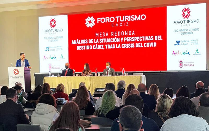Un foro para subrayar “lo que el turismo aporta al PIB y el empleo de Cádiz, para que las administraciones den el cariño que se merece”