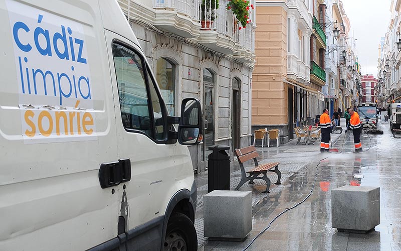“Los gaditanos no pueden esperar”: la oposición exige al Gobierno local que no se “eternice” más la renovación de la contrata de basuras