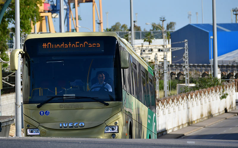 Operativa una nueva línea entre Puerto Real y el caso histórico de la capital cruzando el segundo puente: un trayecto matinal y sólo de ida