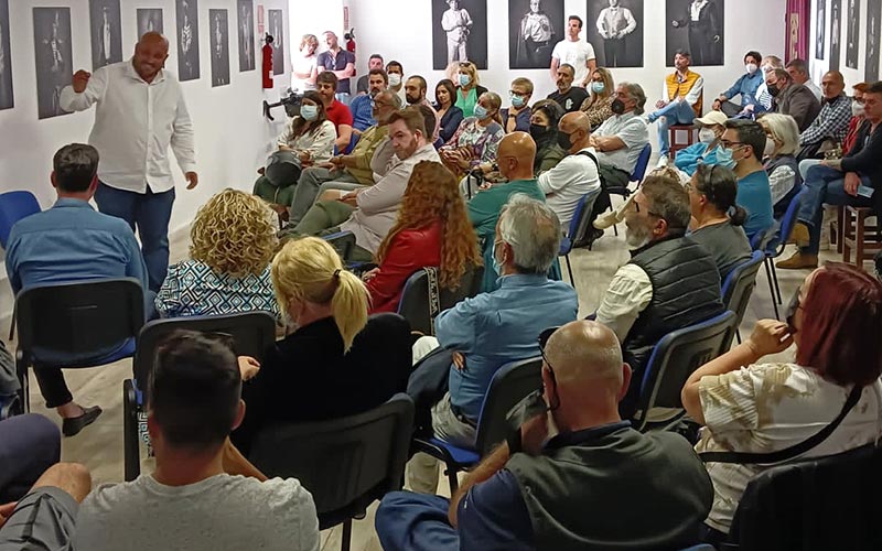 La plataforma Ahora Cádiz celebra un primer encuentro con vecinos y crea mesas temáticas para avanzar en su posible programa electoral