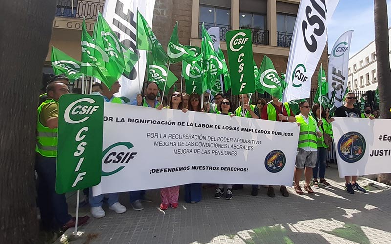 Protesta también en Cádiz para visibilizar “los recortes salariales desde hace más de una década” entre el personal del sector público