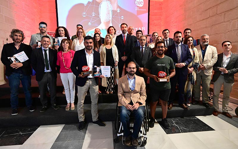 Las firmas Trash Peak y Ludik ganan de los Premios AJE Cádiz 2022