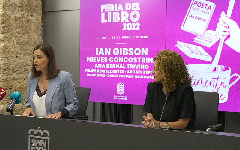 La Feria del Libro de San Fernando recurre a “grandes nombres de todo el panorama nacional y a autores locales” para “dinamizar el centro”