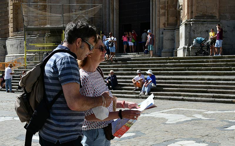 “Cádiz lleva camino de superar las cifras turísticas de 2019, un año récord”; hasta mayo sus hoteles han alojado a 821.000 visitantes
