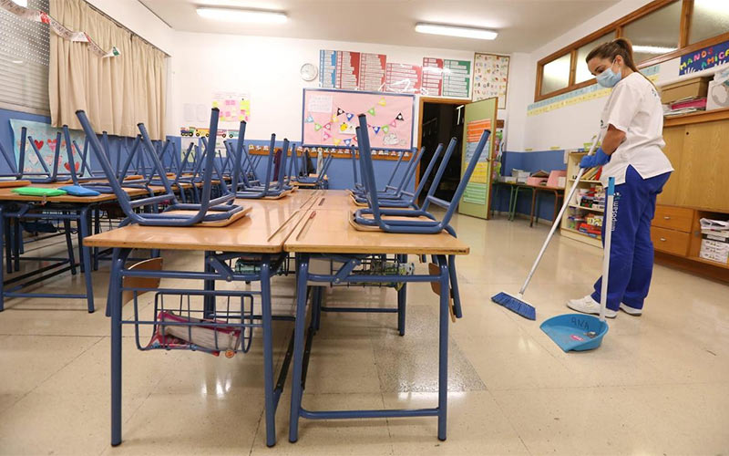 La escuela pública “se desangra gota a gota” en Cádiz frente a la “blindada” concertada; vuelve a perder unidades en Infantil y Primaria