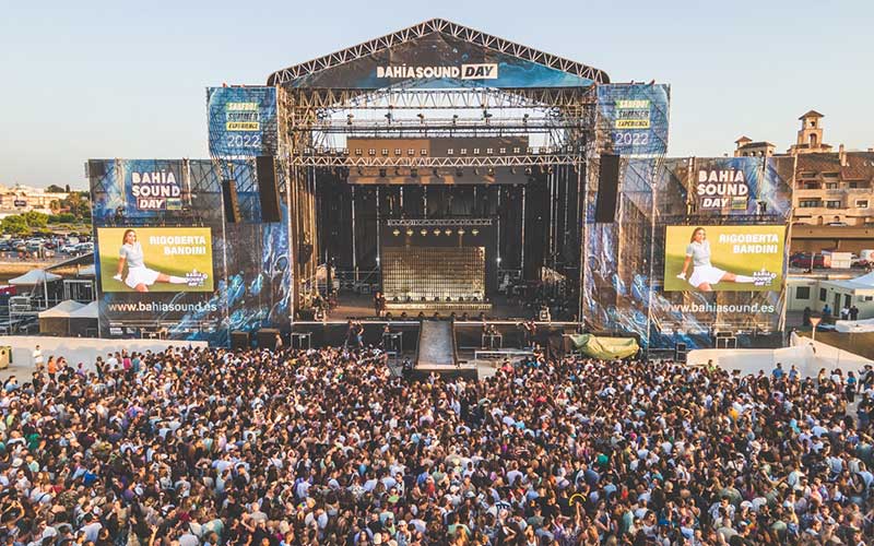 El Bahía Sound Day atrae a San Fernando a 17.000 personas: la euforia municipal choca con la indignación de los empresarios de Fadricas