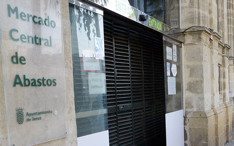 Las obras del mercado de abastos de Jerez avanzan “con la menor afectación posible al desarrollo de la actividad comercial”
