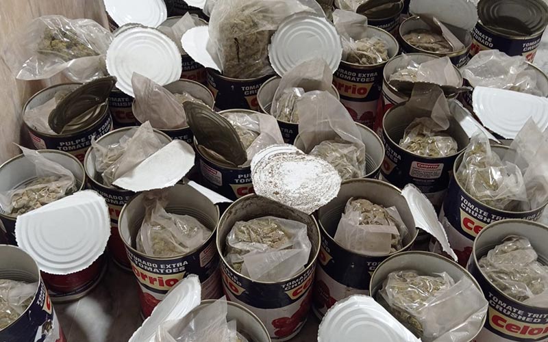 Una organización criminal enviaba a Polonia marihuana gaditana oculta en latas de tomate desde un chalet de Chiclana