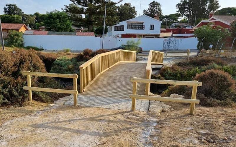 Renovada la pasarela sobre el arroyo Carrajolilla