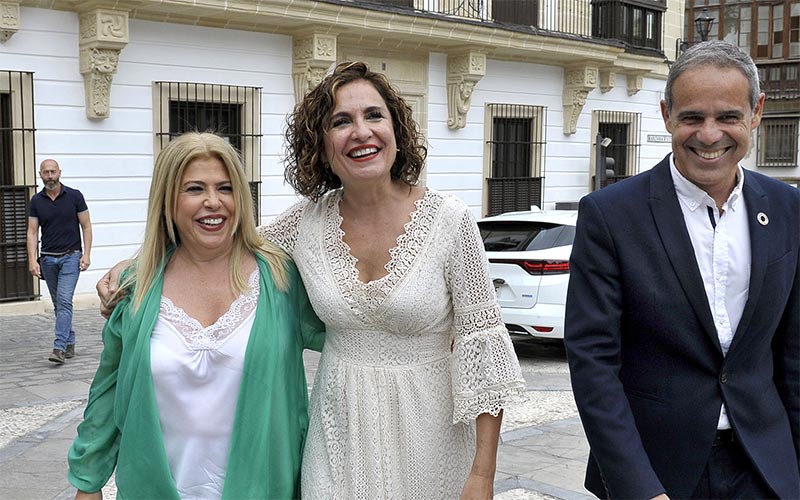 La ministra de Hacienda aplaude al Gobierno jerezano: “ha conseguido sanear las cuentas de este Ayuntamiento a un ritmo muy razonable”