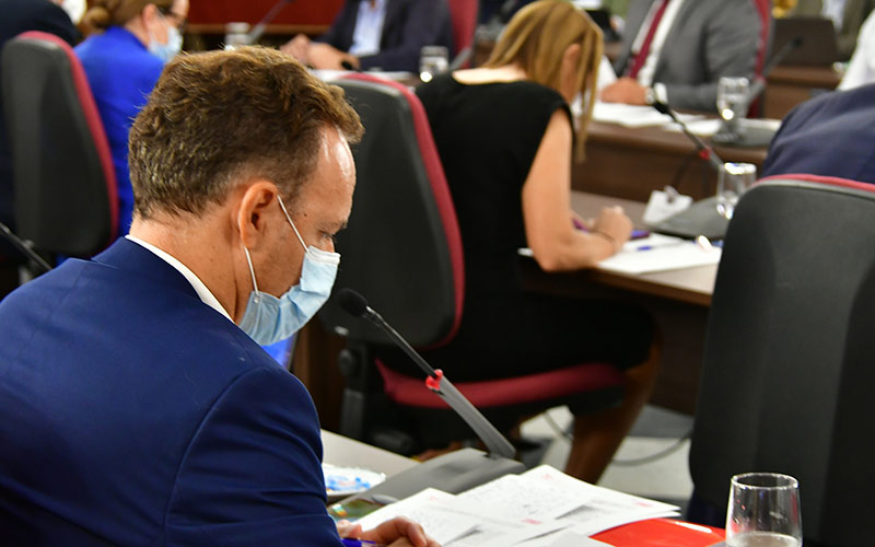 La imagen “laboral, personal y política” de David de la Encina queda restablecida por el Tribunal de Cuentas