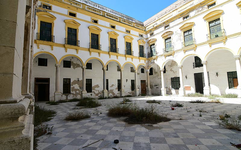 “La Junta sólo contesta con palabras vacías cuando se le pregunta por Valcárcel”