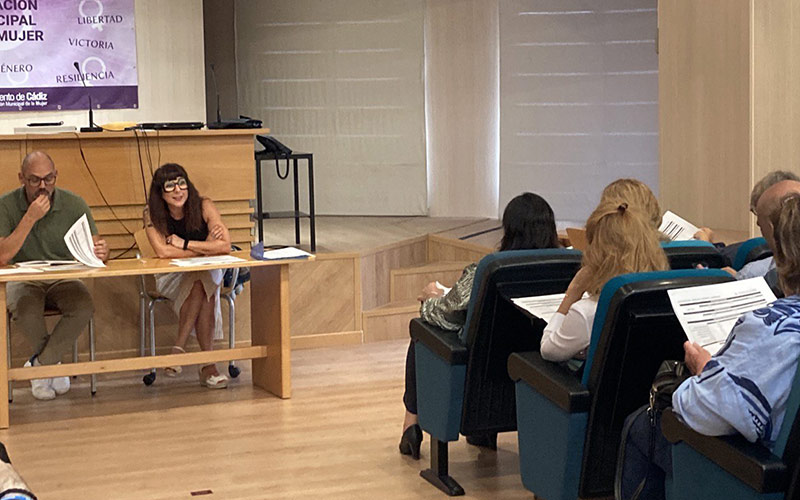 Se abre el debate en Cádiz sobre la tasa turística, pero “no se adoptará ninguna decisión que no esté consensuada con el sector”