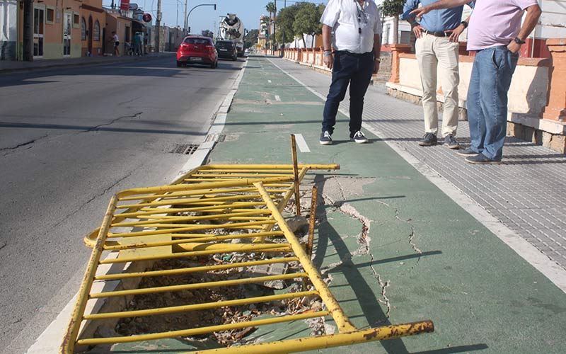 El Ayuntamiento de San Fernando contará con dos cuadrillas de trabajadores para adecentar aceras por todas las barriadas