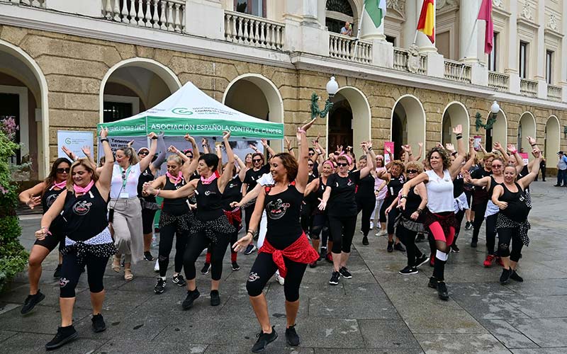 Cádiz celebra actividades para sensibilizar y concienciar sobre el cáncer de mama: “el movimiento rosa va más allá de un lazo”