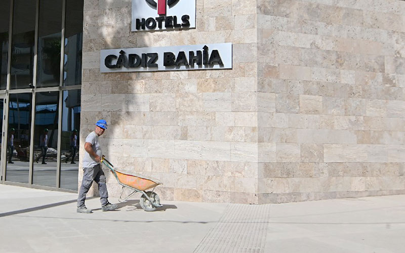 Insólita bajada del paro en Cádiz en octubre