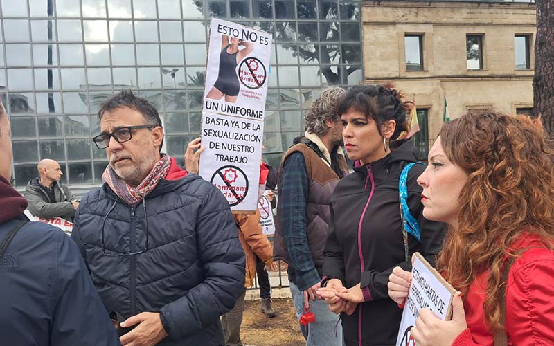 Despedida en Jerez por reclamar un botón del pánico en la sala de masajes y un uniforme digno al tener que trabajar en bañador