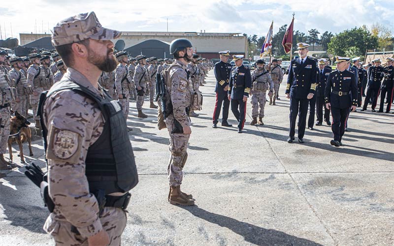 TEAR y TESUR, en San Fernando, se exhiben como pata “esencial” de la Armada ante el rey